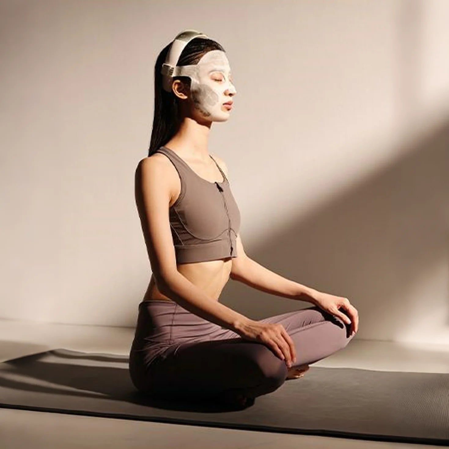 AeroGlow EMS-shapping SculptMask